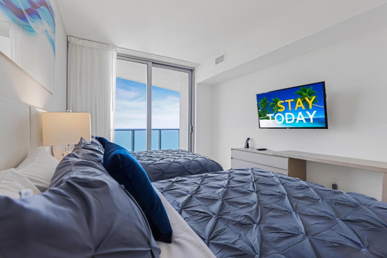 The Ultimate Resort - Beachfront 2 Bedroom Apartment With Direct Ocean View, Rooftop Pool, Hot Tub And Gym 할리우드 외부 사진